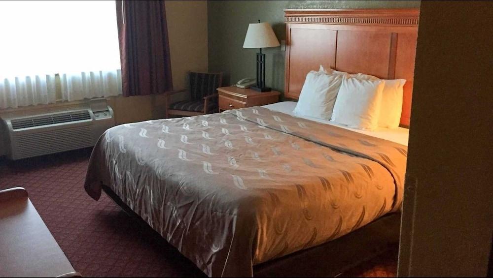 South Hutchinson Rodeway Inn מראה חיצוני תמונה
