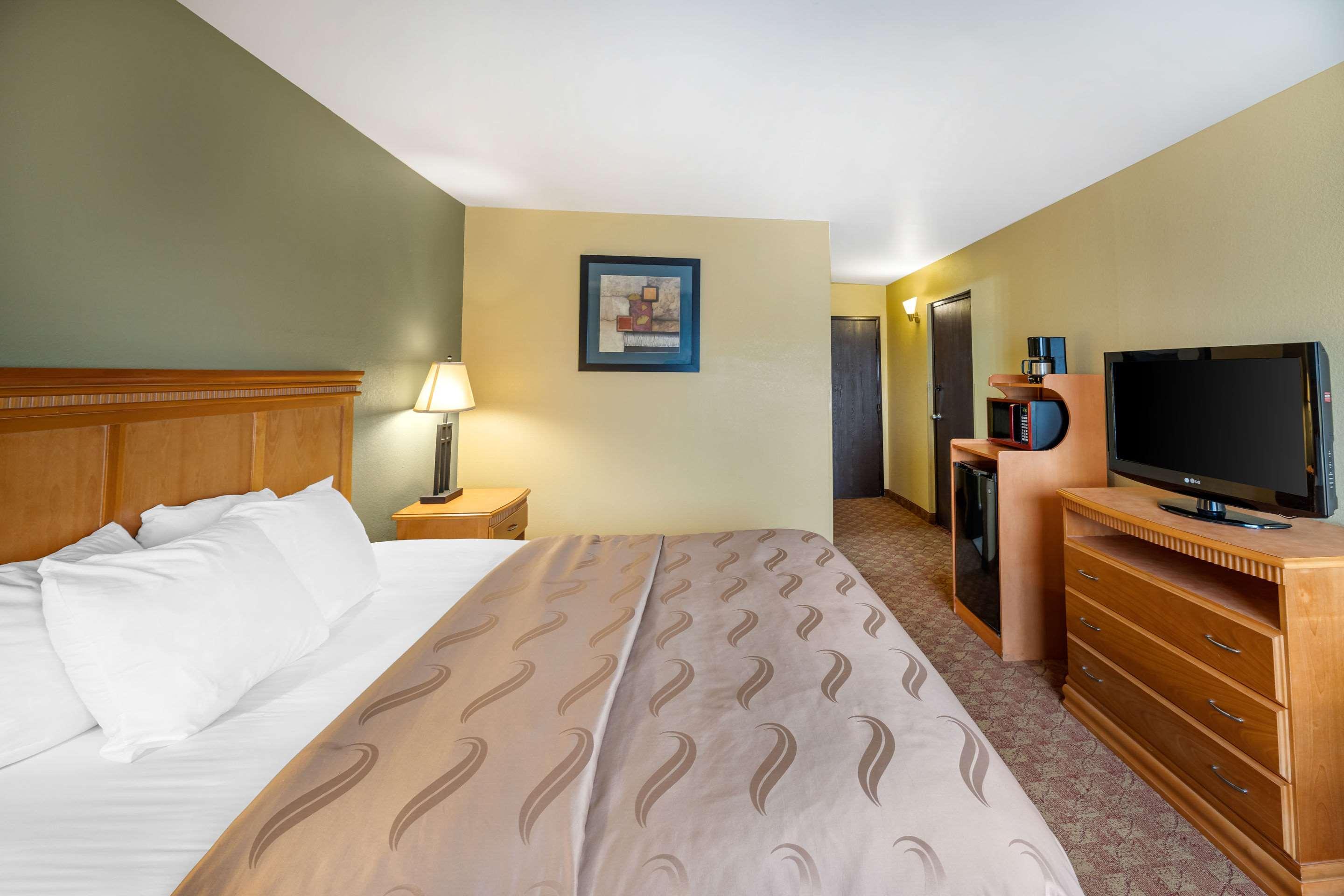 South Hutchinson Rodeway Inn מראה חיצוני תמונה