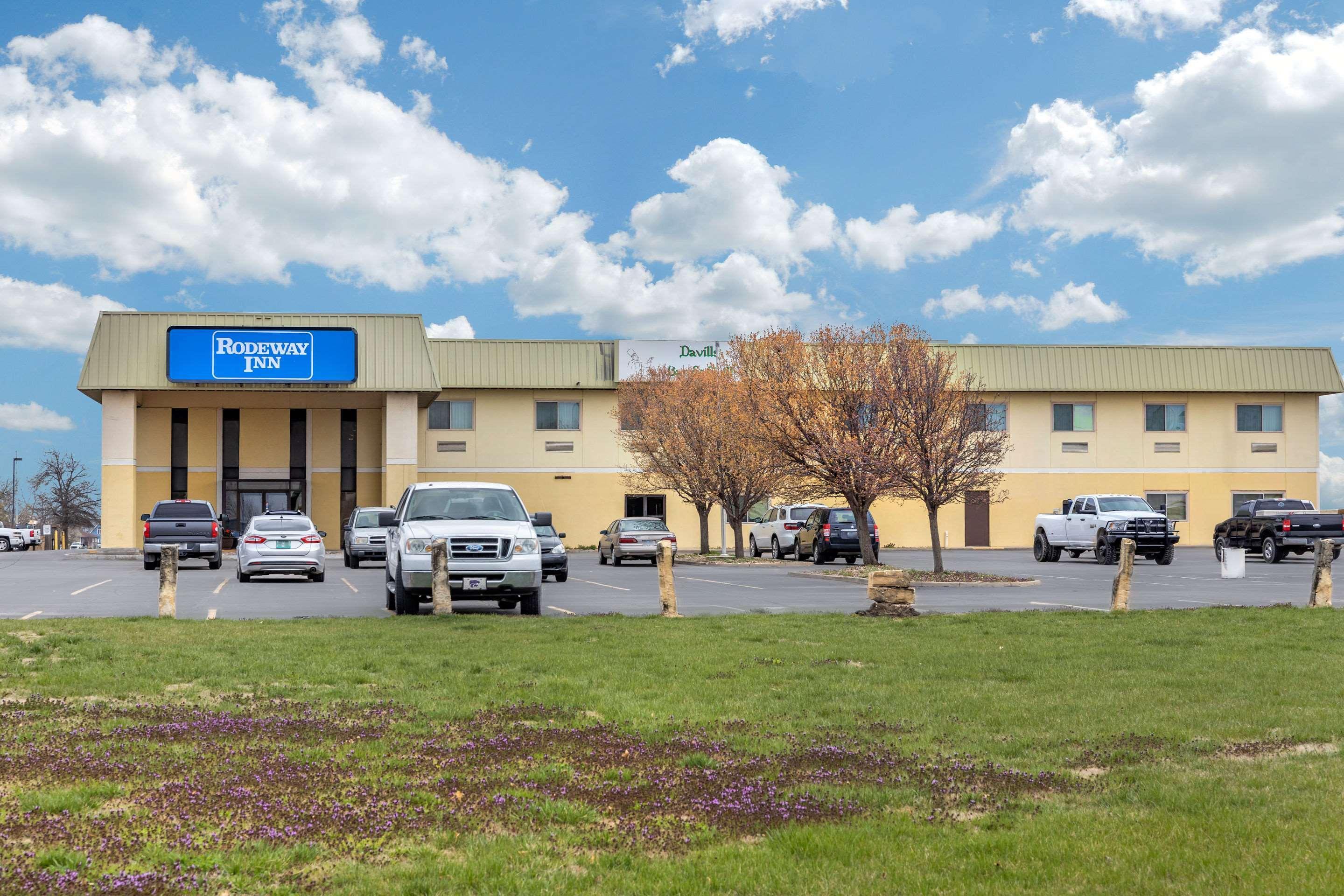 South Hutchinson Rodeway Inn מראה חיצוני תמונה