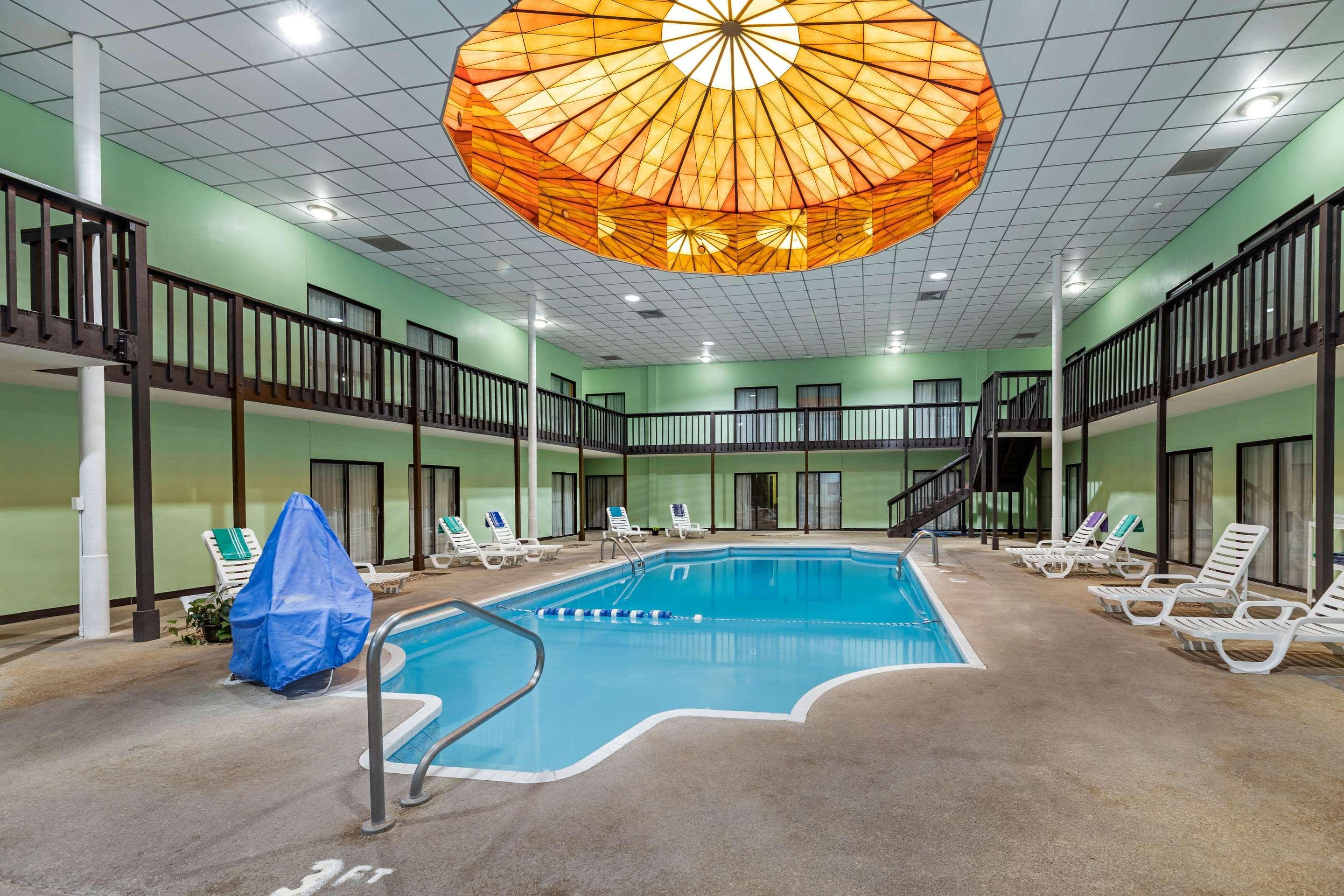 South Hutchinson Rodeway Inn מראה חיצוני תמונה