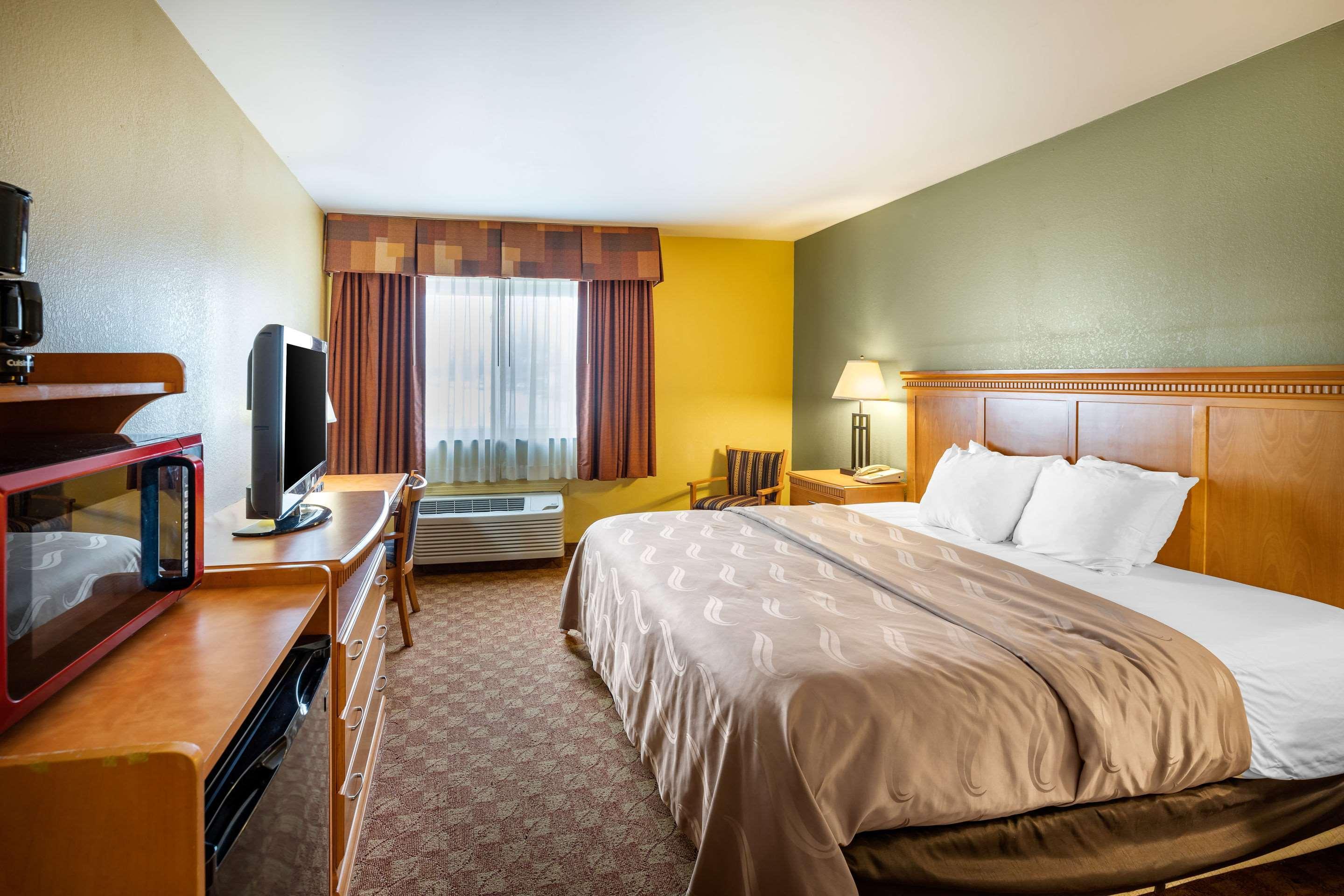 South Hutchinson Rodeway Inn מראה חיצוני תמונה