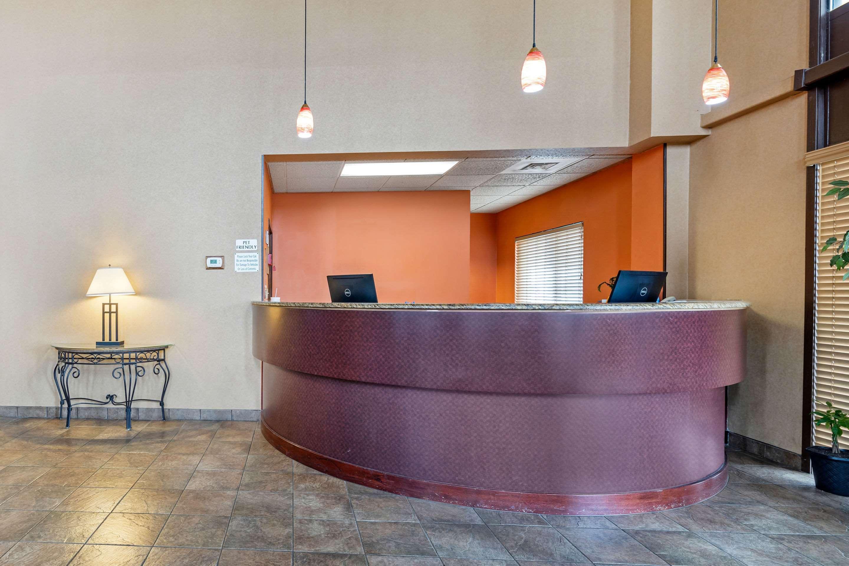 South Hutchinson Rodeway Inn מראה חיצוני תמונה