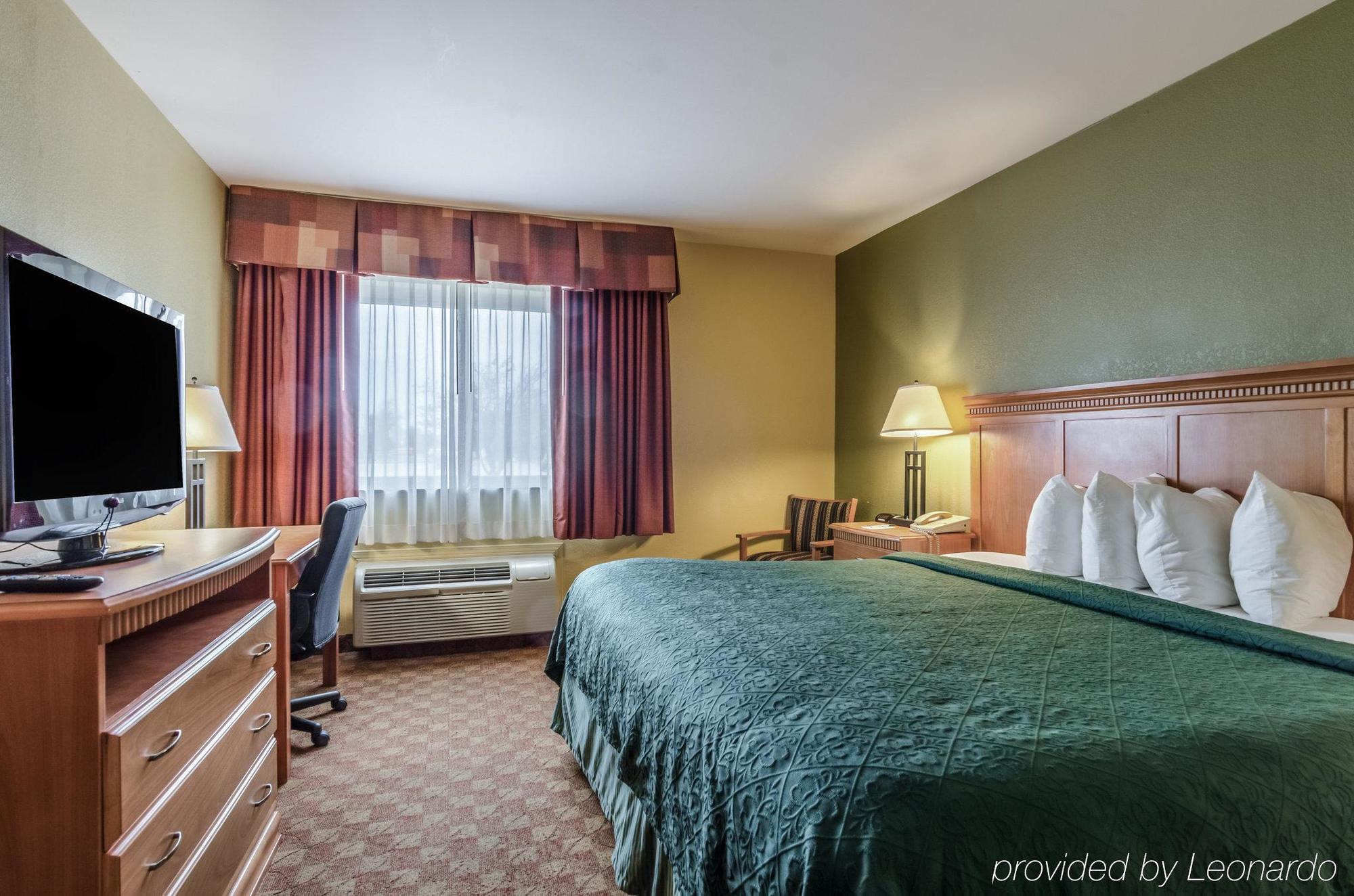 South Hutchinson Rodeway Inn מראה חיצוני תמונה