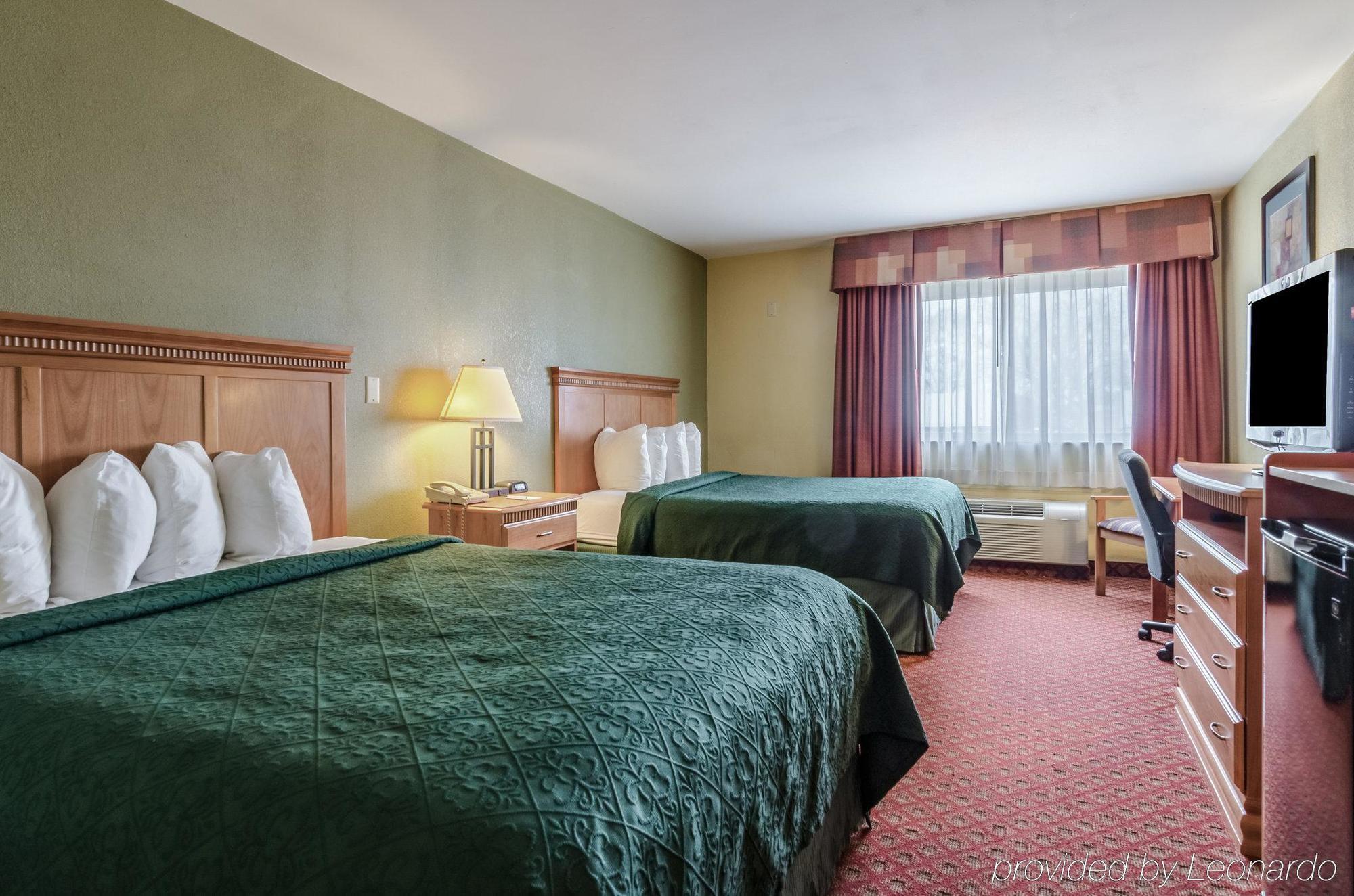 South Hutchinson Rodeway Inn מראה חיצוני תמונה