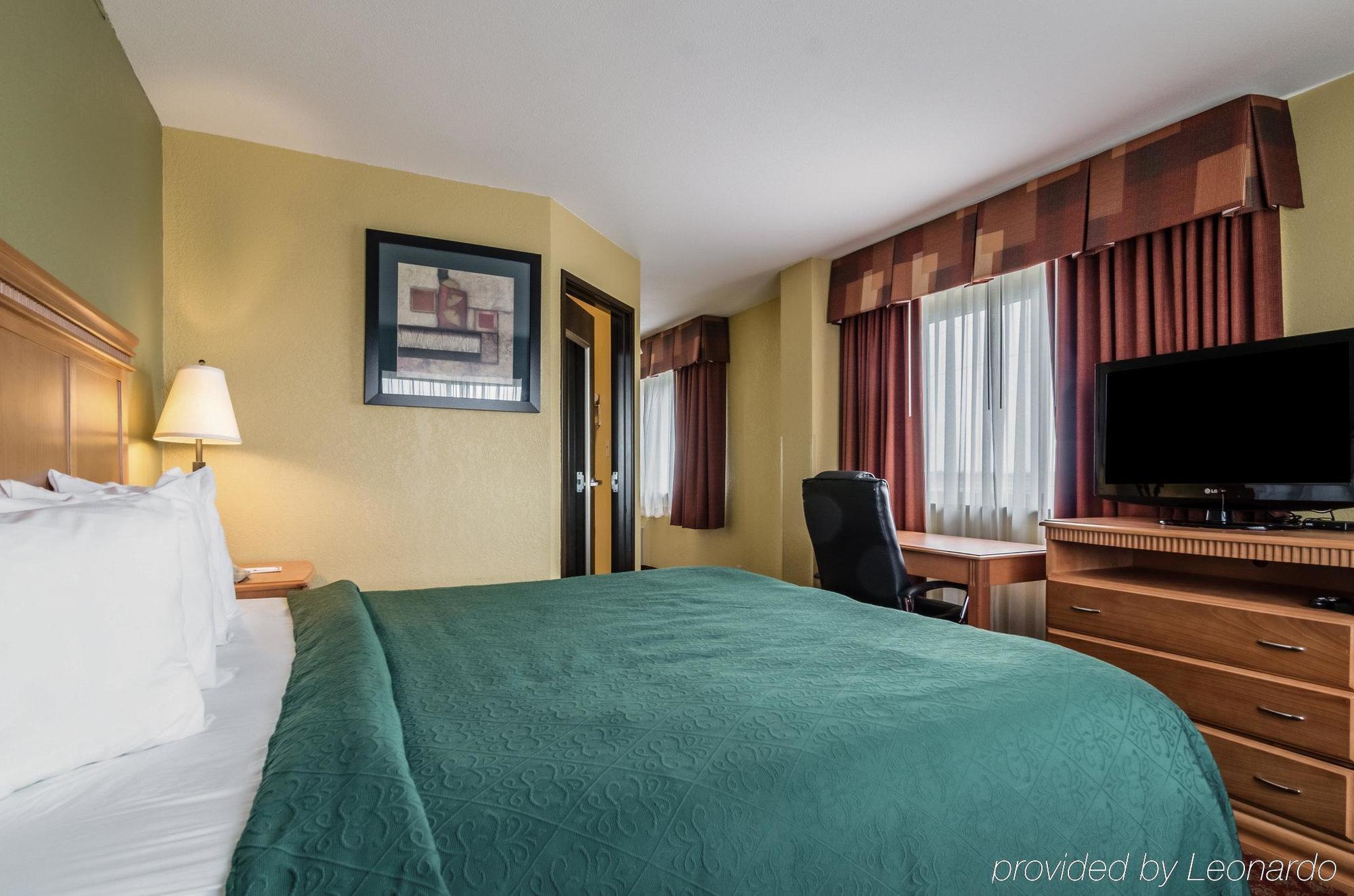 South Hutchinson Rodeway Inn מראה חיצוני תמונה