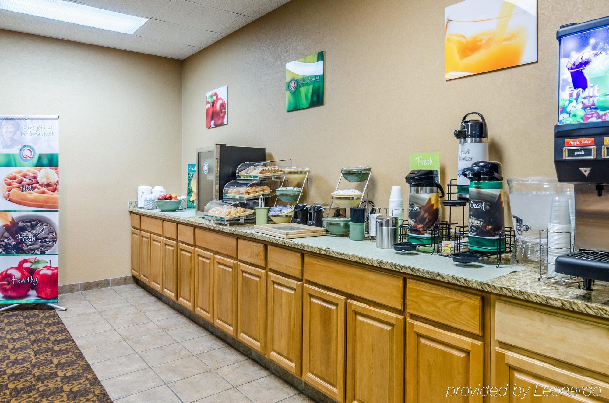 South Hutchinson Rodeway Inn מראה חיצוני תמונה