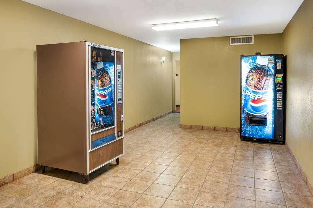 South Hutchinson Rodeway Inn שירותים תמונה